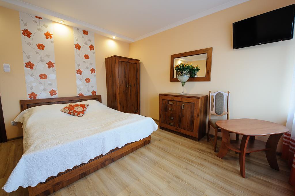 Pokoje I Apartamenty Iwona Цехоцинек Экстерьер фото